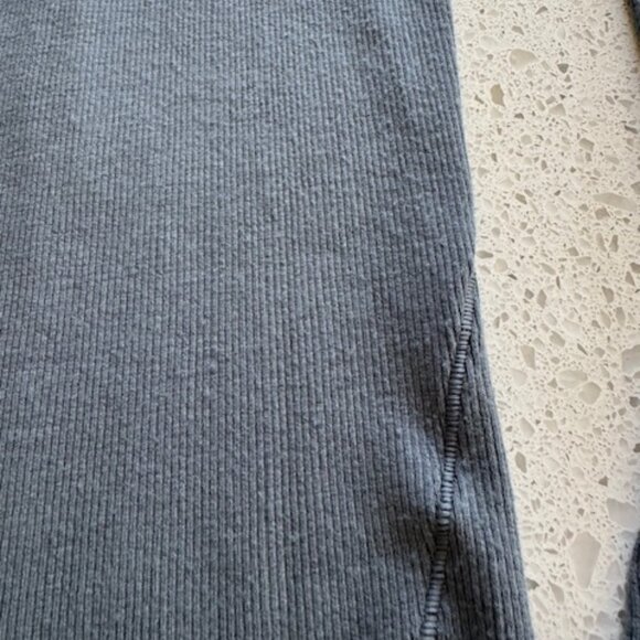 Lululemon Hold Tight Long Sleeve in Oil Gray, Size 6 - Picture 13 of 14
